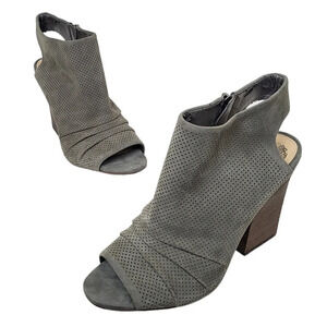 Vince Camuto Kentvi Leather Sandal 9